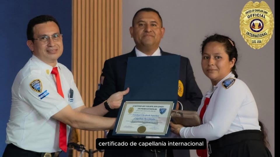 Entrega de certificado de capellanía internacional